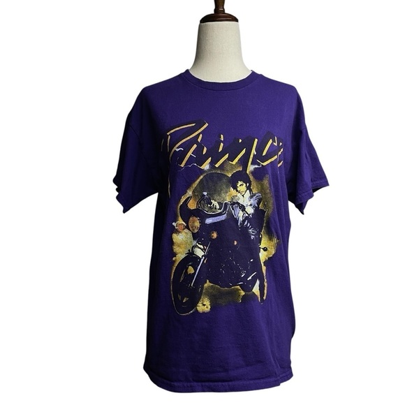 Prince Purple Rain Revolution Graphic T-Shirt Size Medium Officially Licensed - Picture 1 of 9